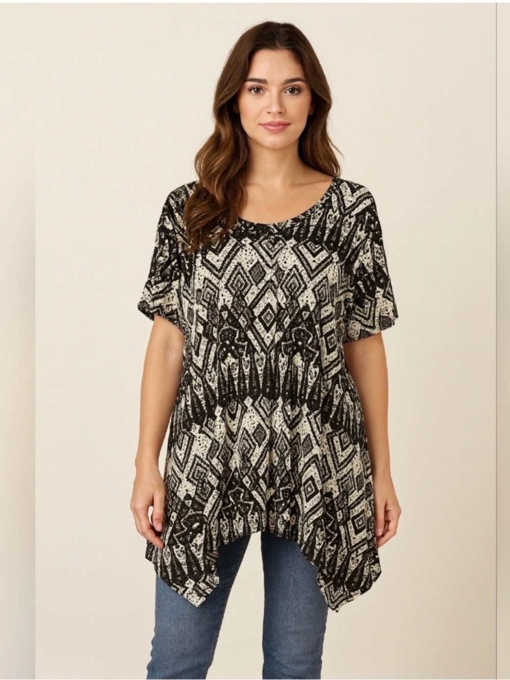 Chelsea & Theodore Sharkbite Hem Boho Abstract Print Tunic